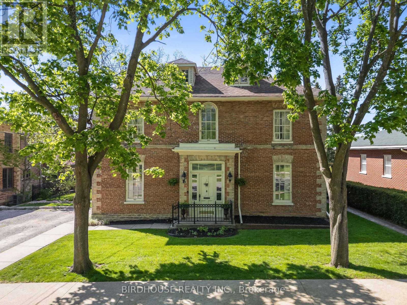 69 Bond Street W Property Photo 1