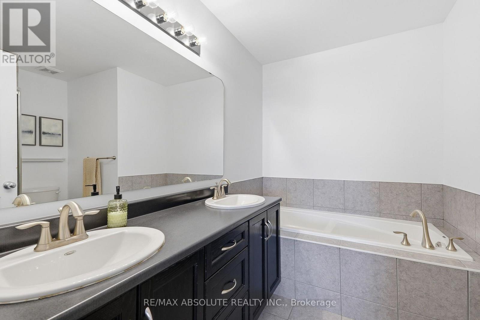2198 Nantes Street Property Photo 20
