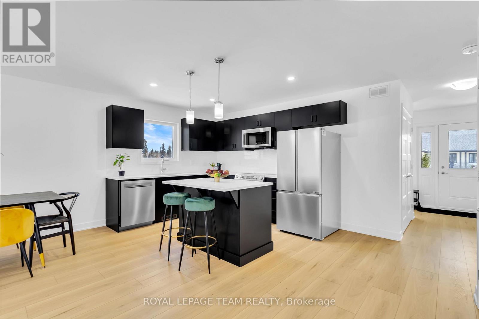 181 Seabert Drive Property Photo 3