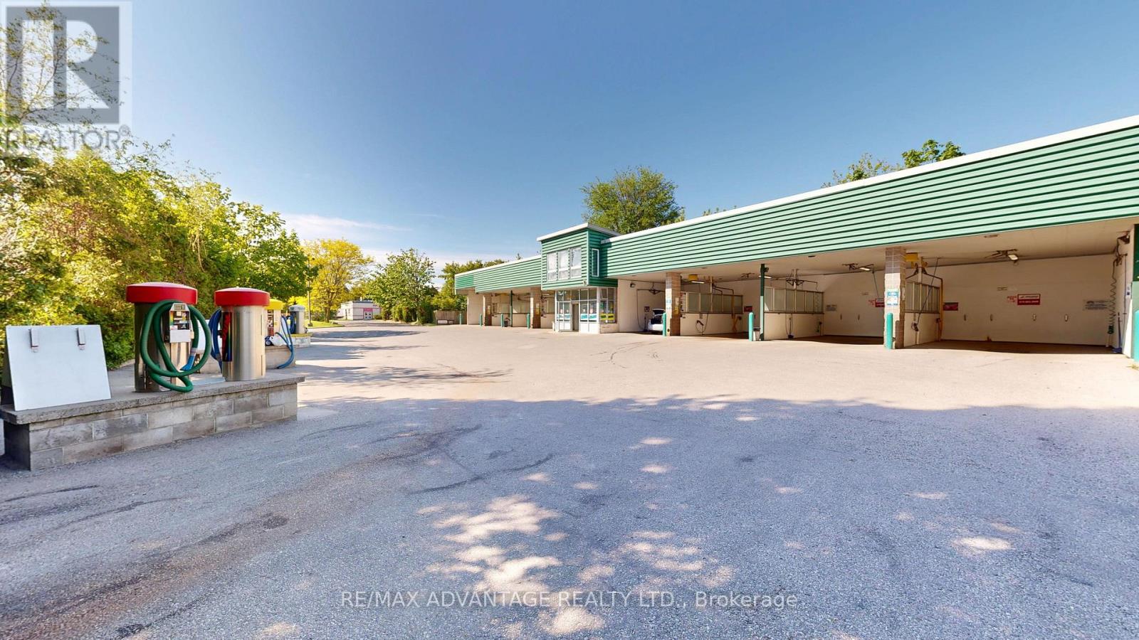 1754 Dundas Street Property Photo 3