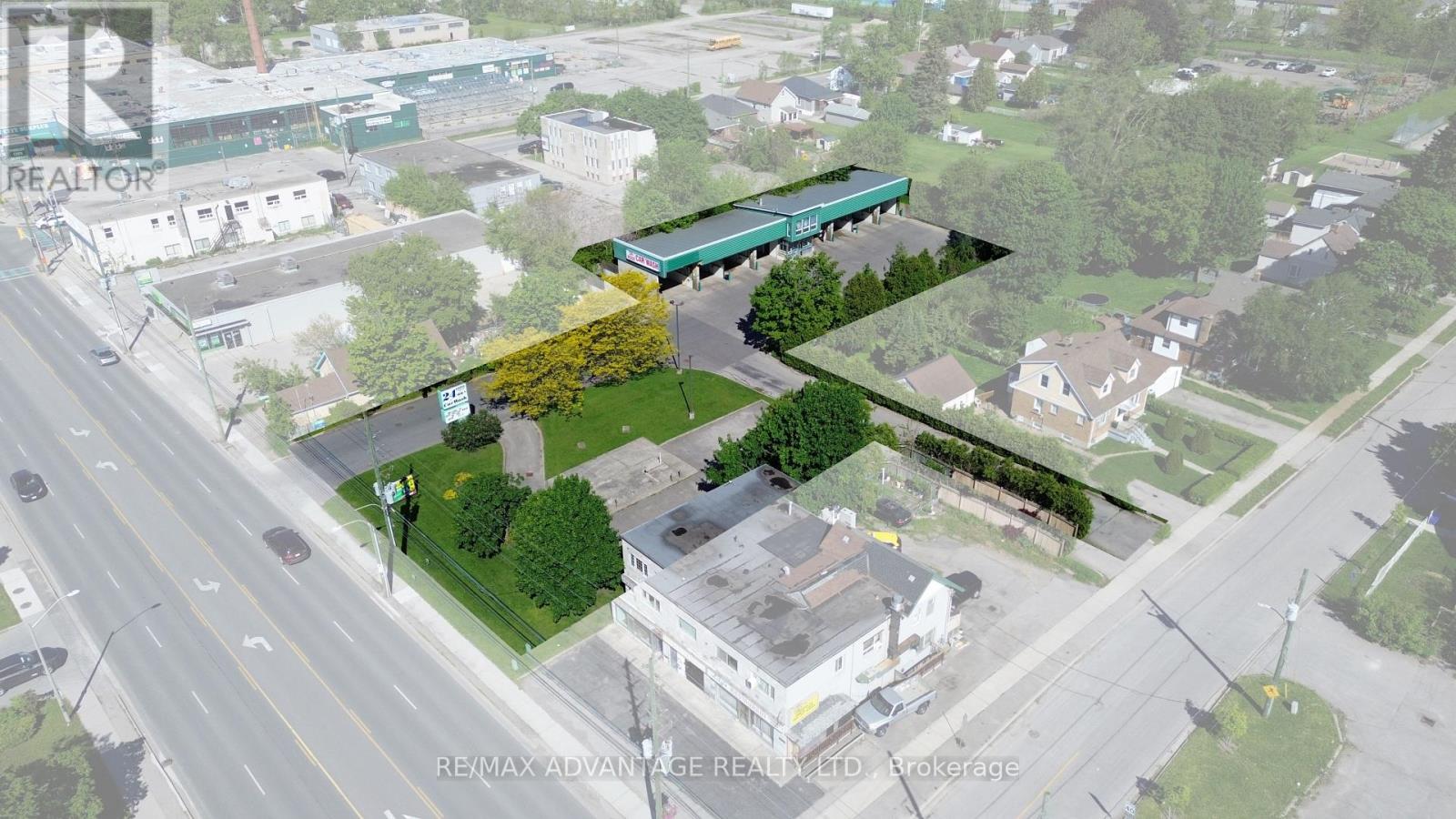 1754 Dundas Street Property Photo 4
