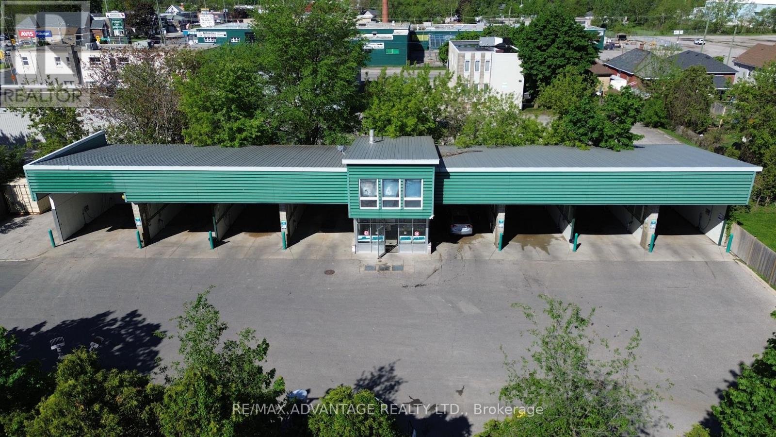 1754 Dundas Street Property Photo 5