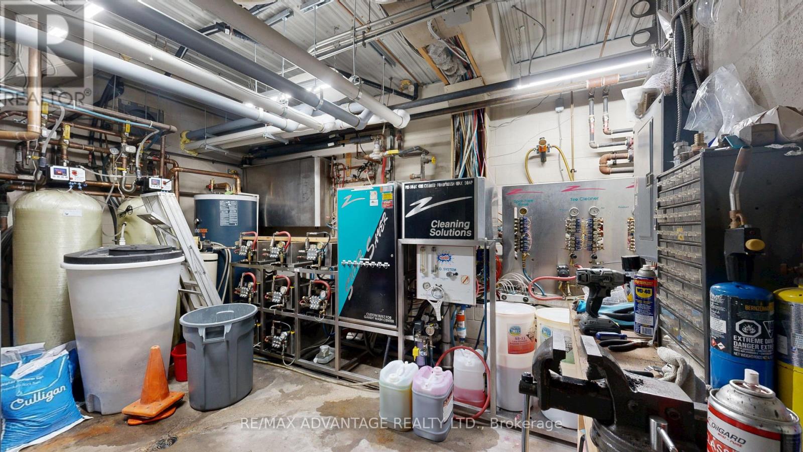 1754 Dundas Street Property Photo 13