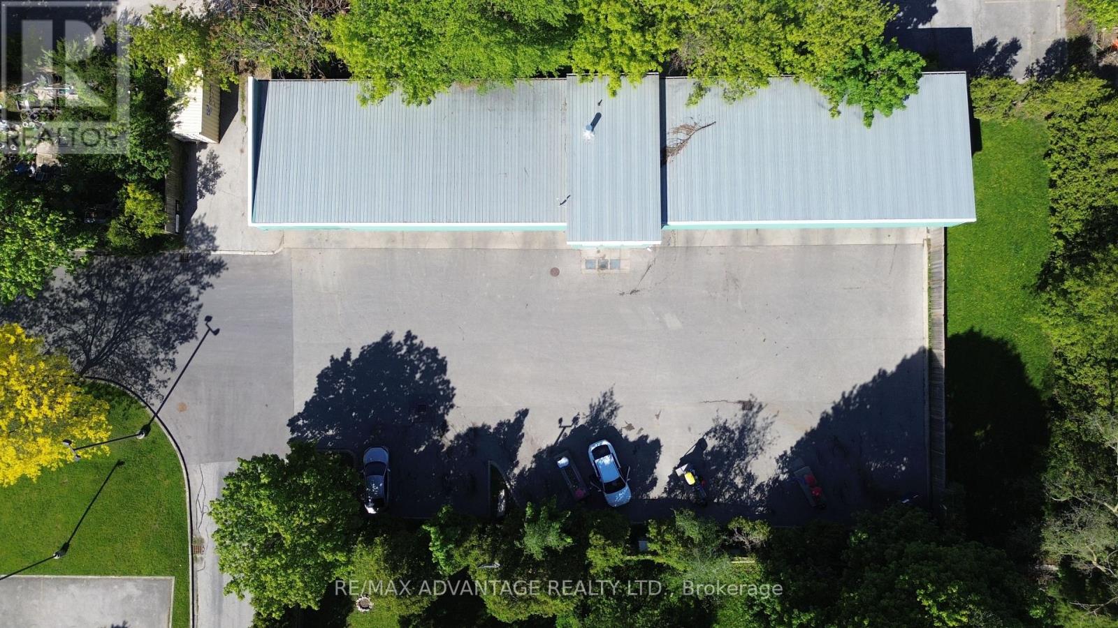1754 Dundas Street Property Photo 16