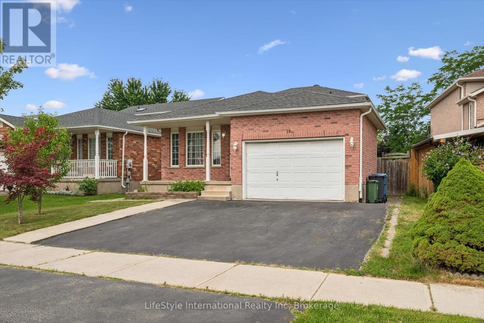193 Deerpath Drive Property Photo 2