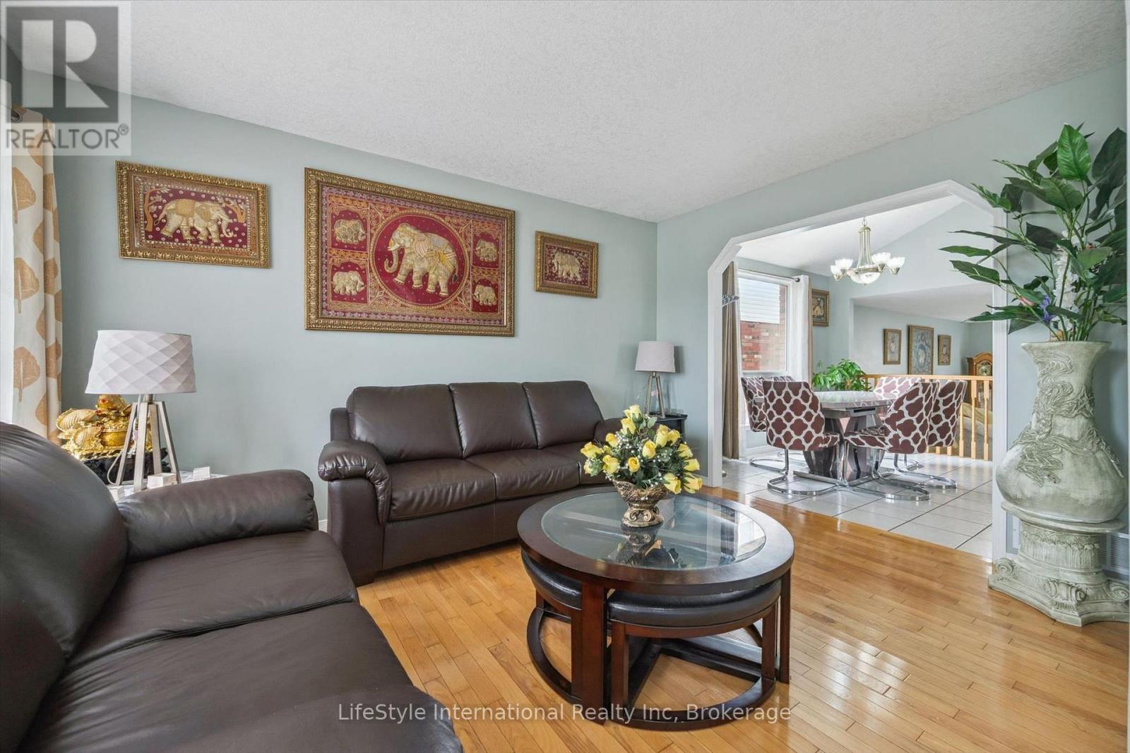 193 Deerpath Drive Property Photo 8