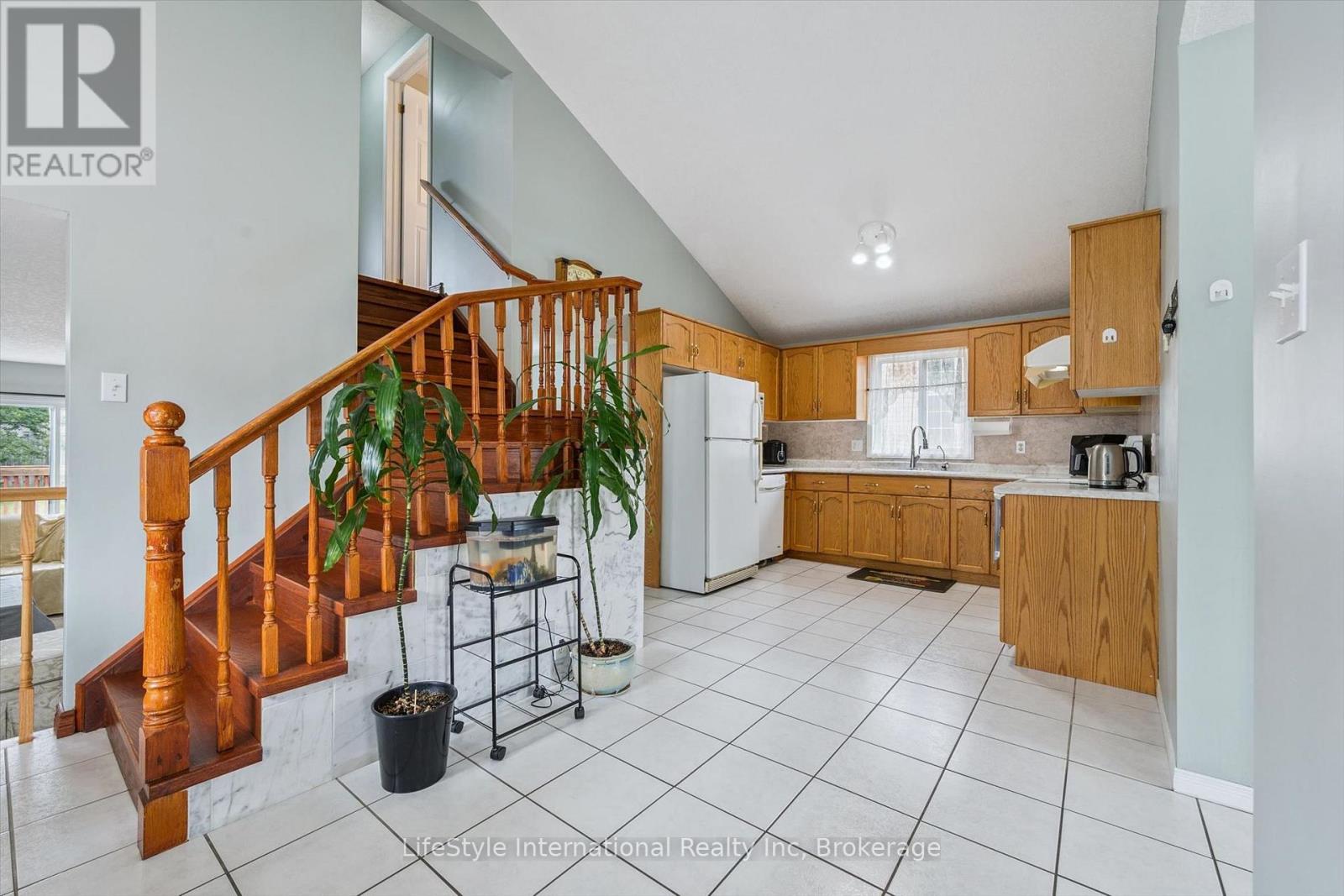 193 Deerpath Drive Property Photo 11