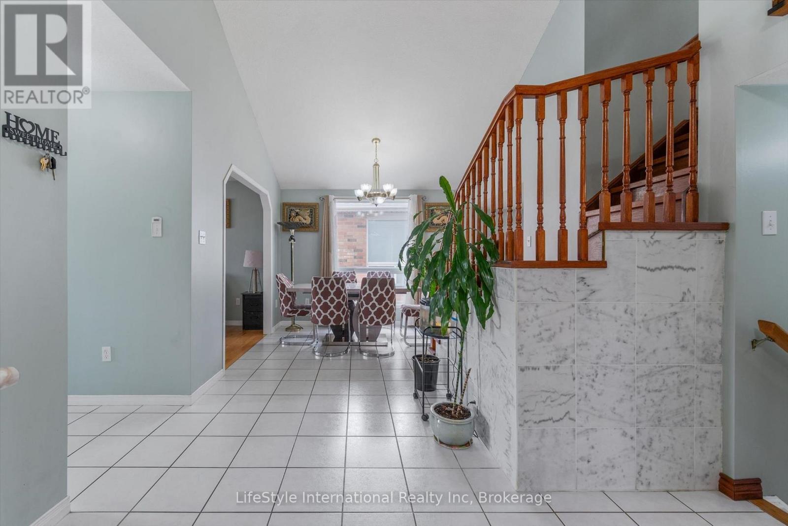 193 Deerpath Drive Property Photo 12