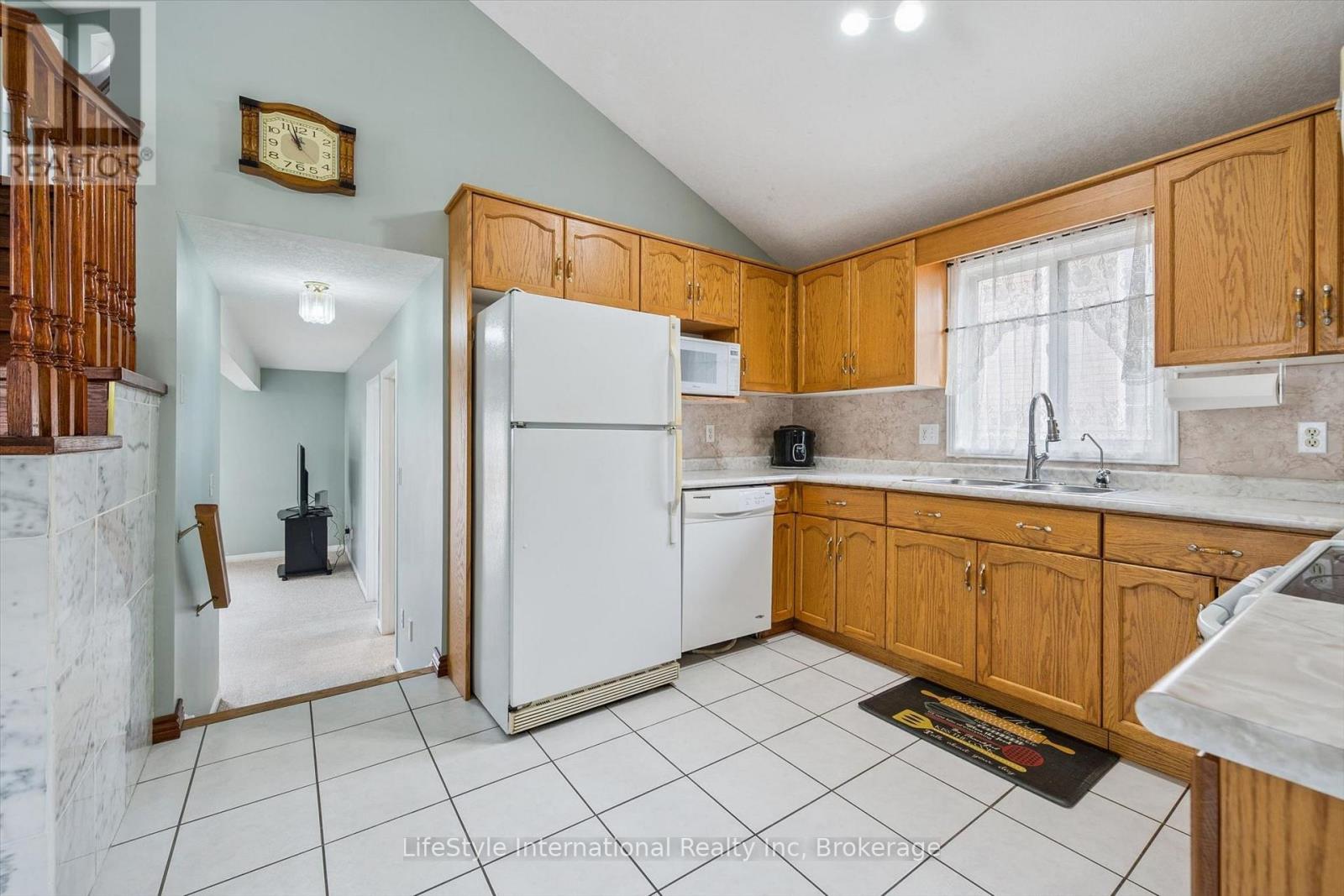 193 Deerpath Drive Property Photo 16