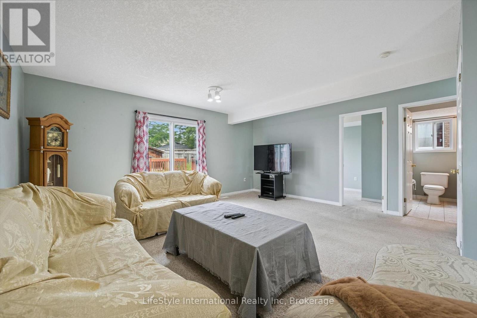 193 Deerpath Drive Property Photo 19