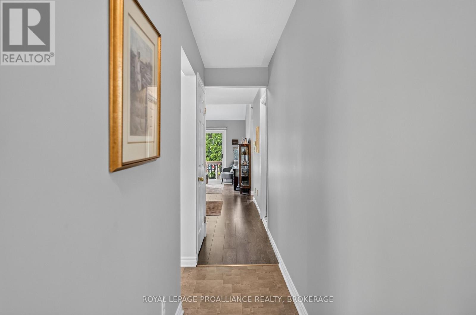 733 Shires Way Property Photo 4