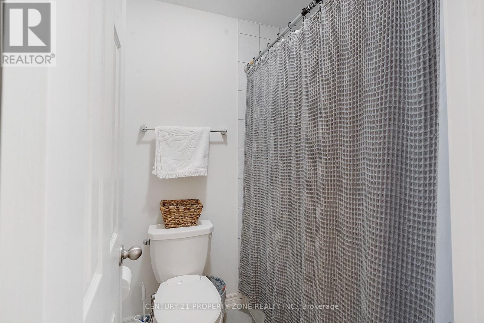 71 Riverwalk Drive Property Photo 28