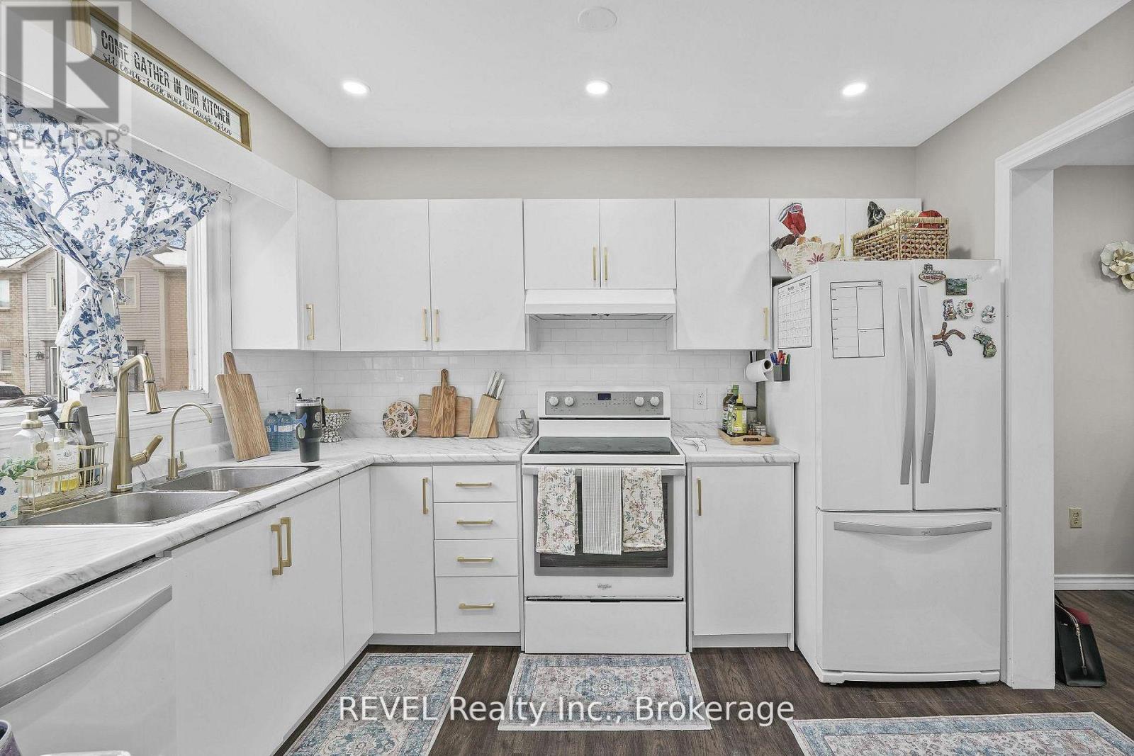 80 - 65 Dorchester Boulevard Property Photo 7