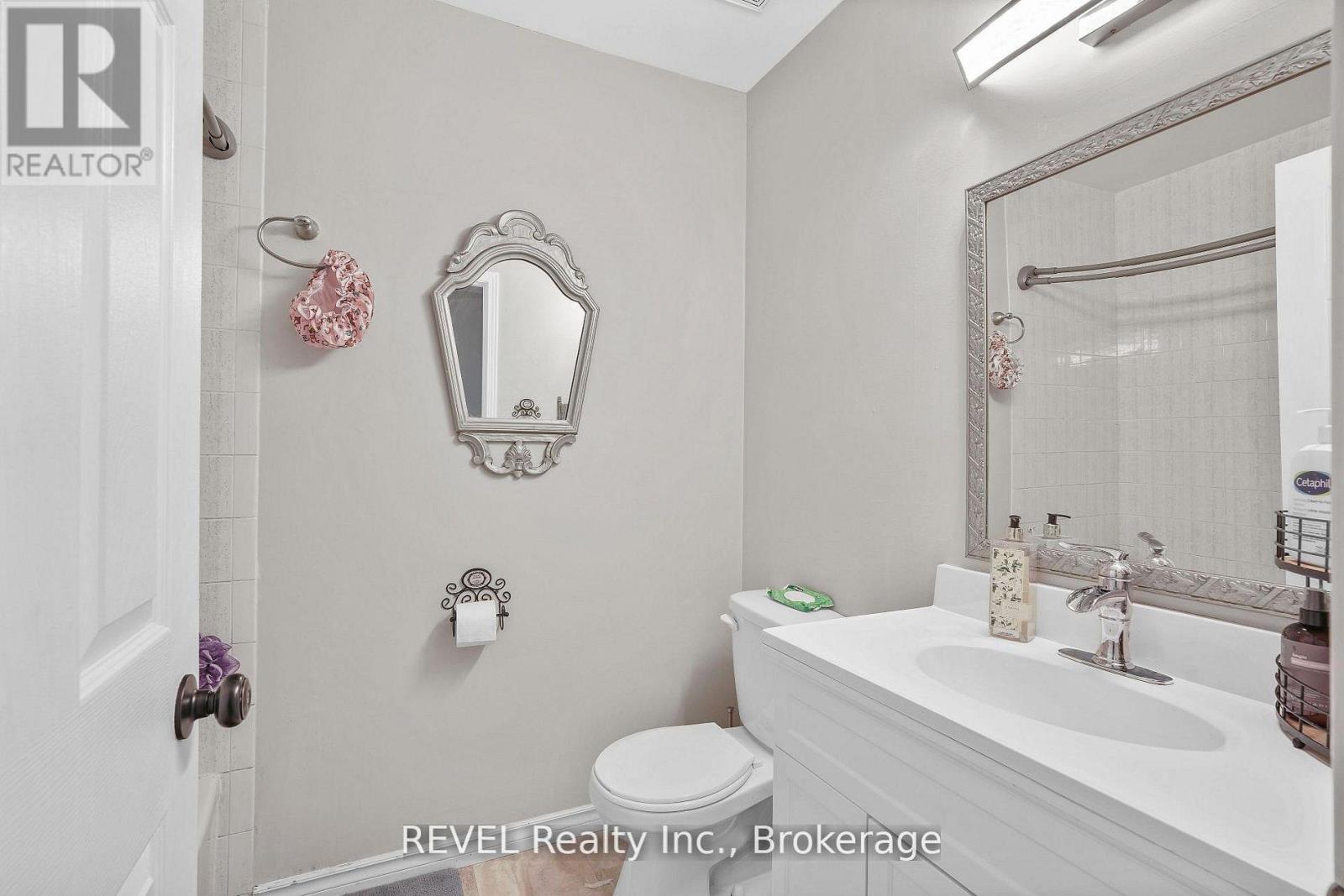 80 - 65 Dorchester Boulevard Property Photo 16