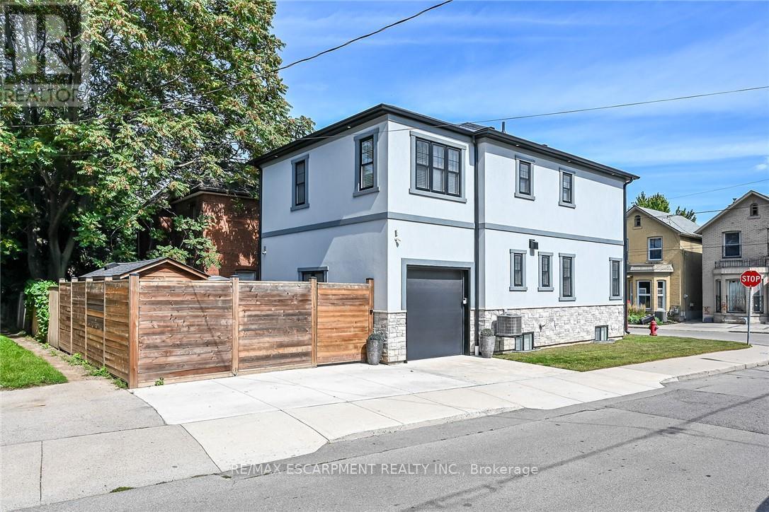 109 Ray Street Property Photo 2