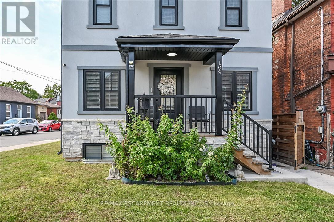 109 Ray Street Property Photo 4