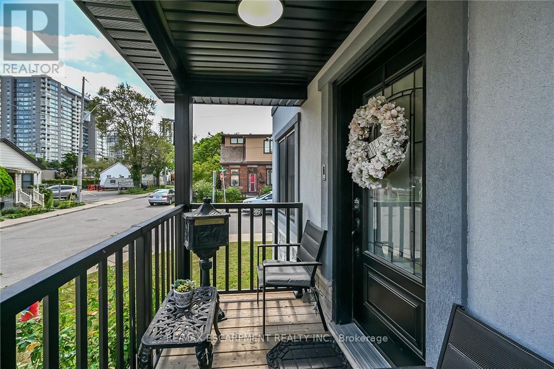 109 Ray Street Property Photo 5