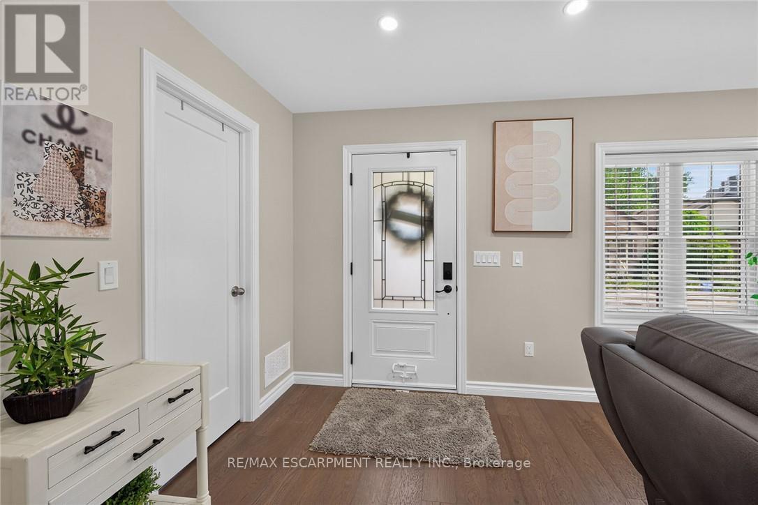 109 Ray Street Property Photo 6