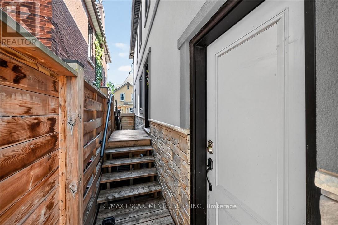 109 Ray Street Property Photo 41