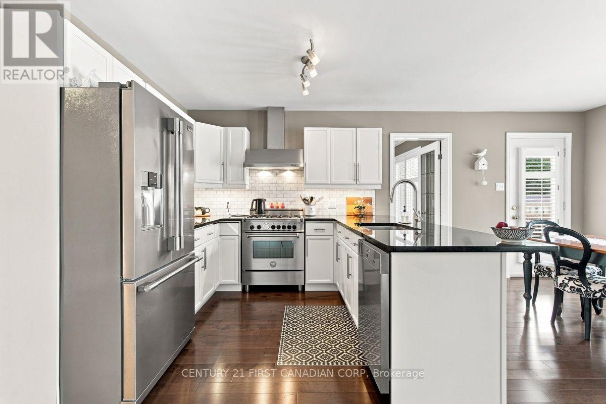 66 Cobblestone Street Property Photo 10