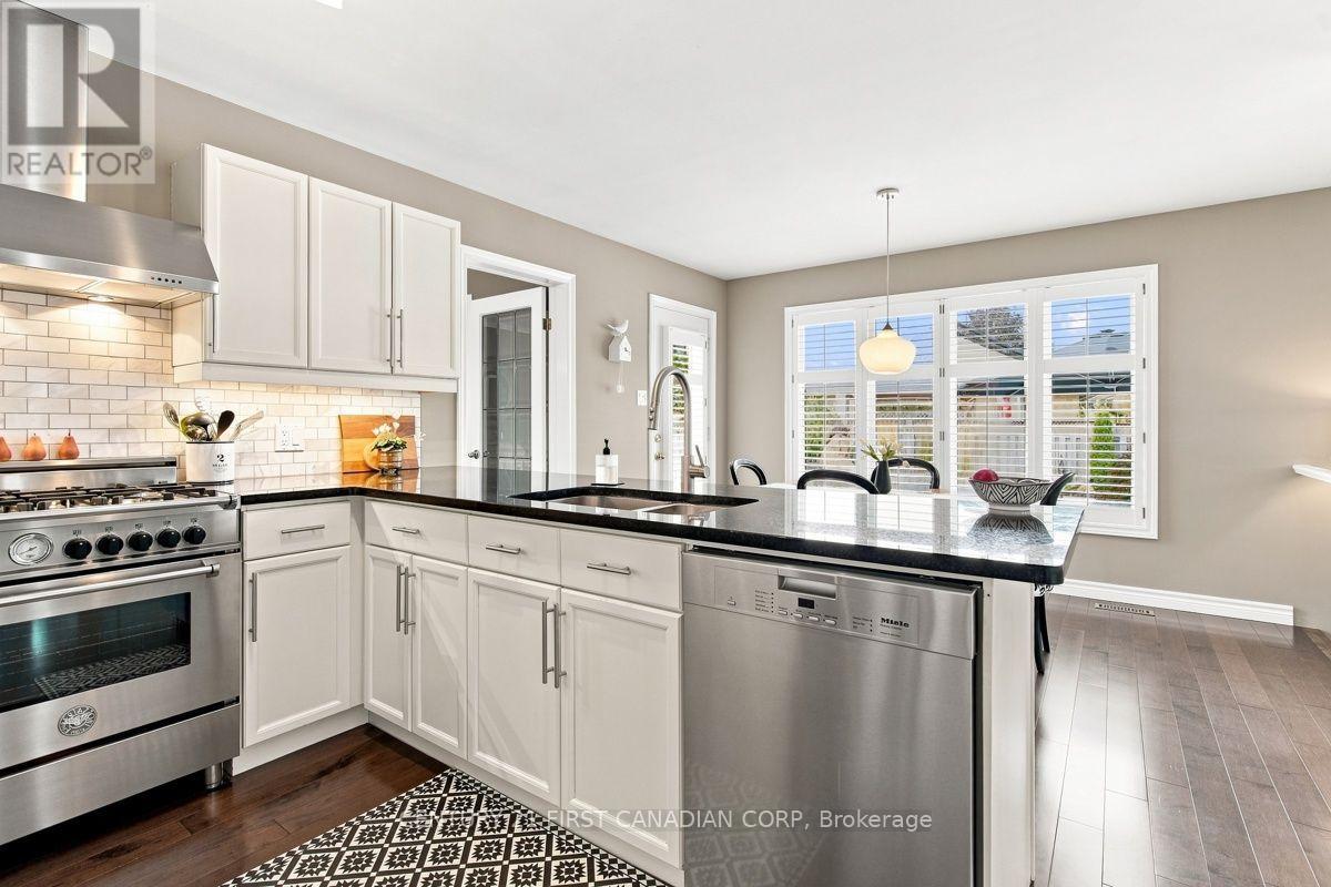 66 Cobblestone Street Property Photo 11
