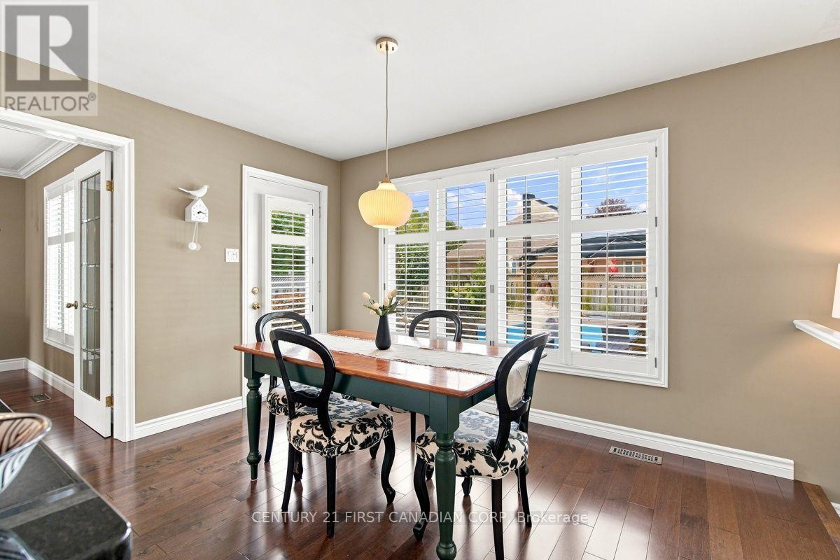 66 Cobblestone Street Property Photo 14