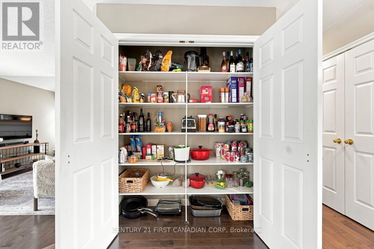 66 Cobblestone Street Property Photo 16