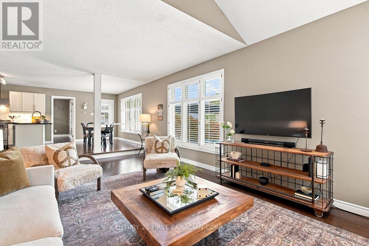 66 Cobblestone Street Property Photo 17
