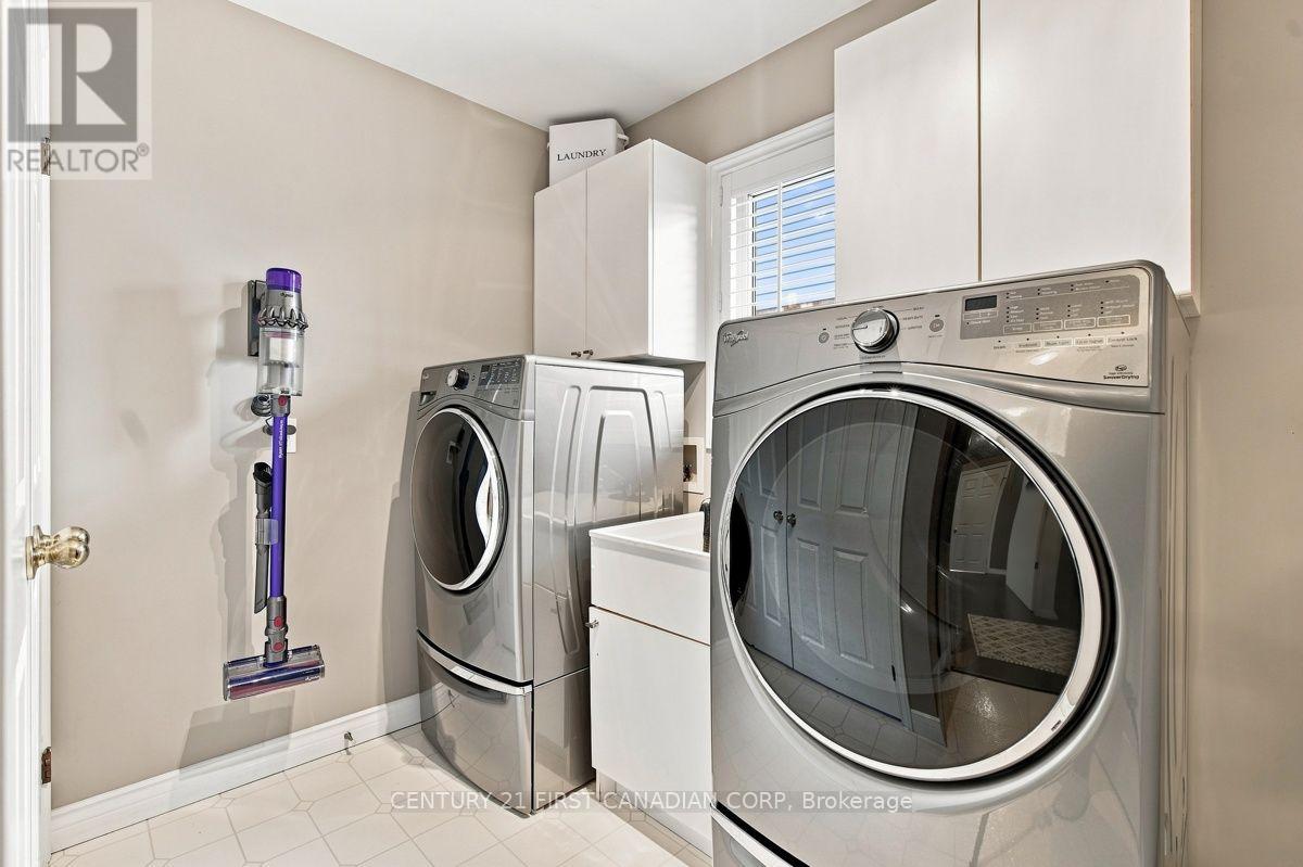 66 Cobblestone Street Property Photo 21