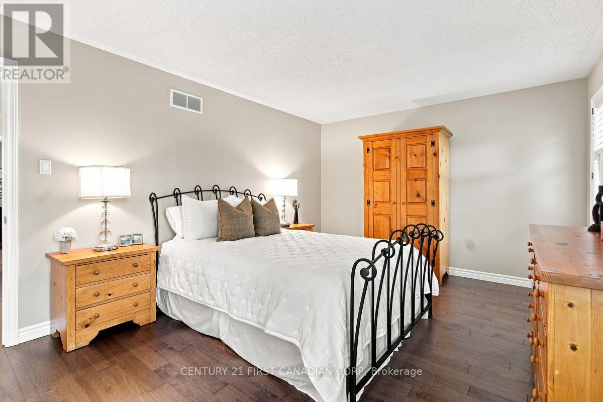 66 Cobblestone Street Property Photo 22