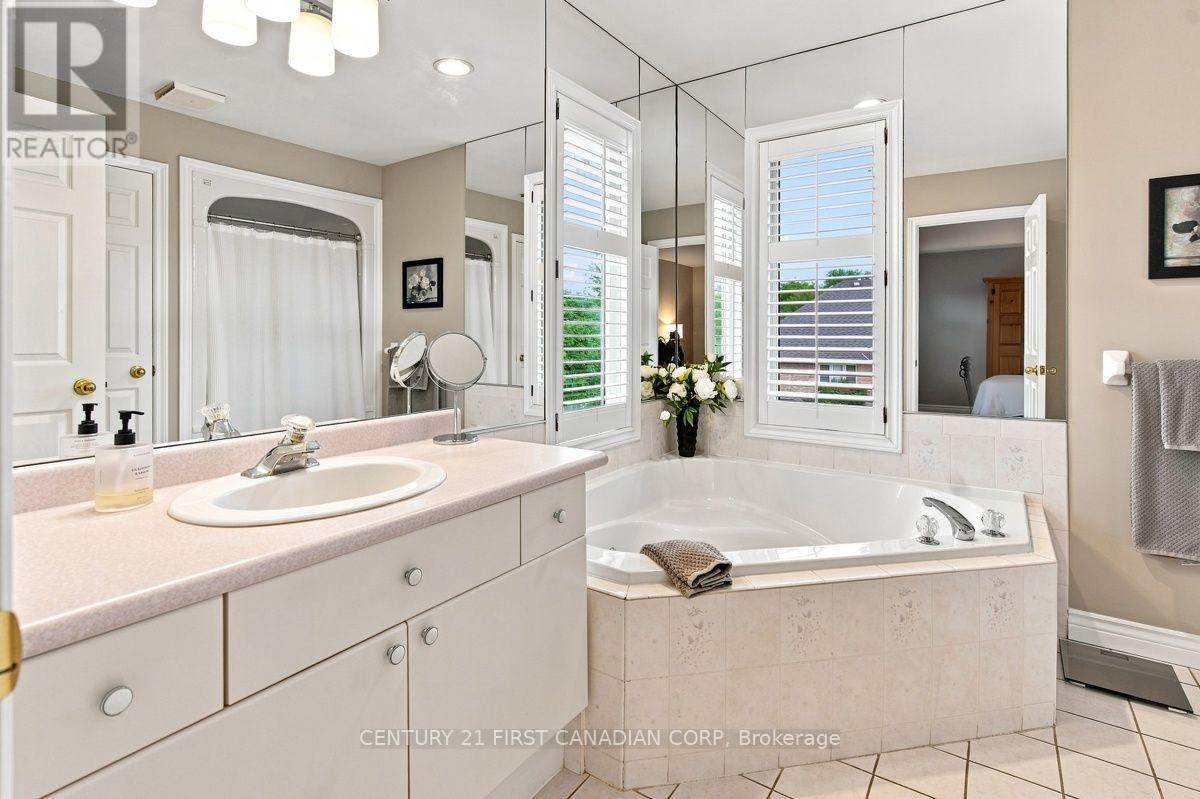 66 Cobblestone Street Property Photo 24