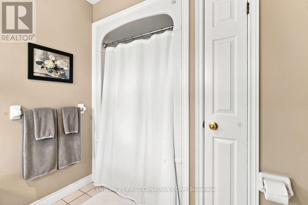 66 Cobblestone Street Property Photo 25