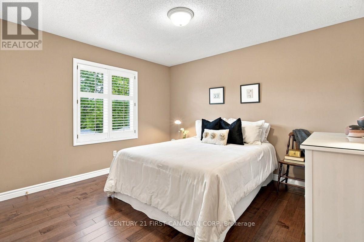 66 Cobblestone Street Property Photo 27