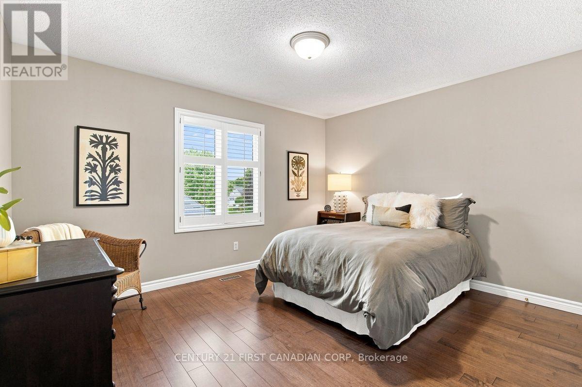 66 Cobblestone Street Property Photo 29