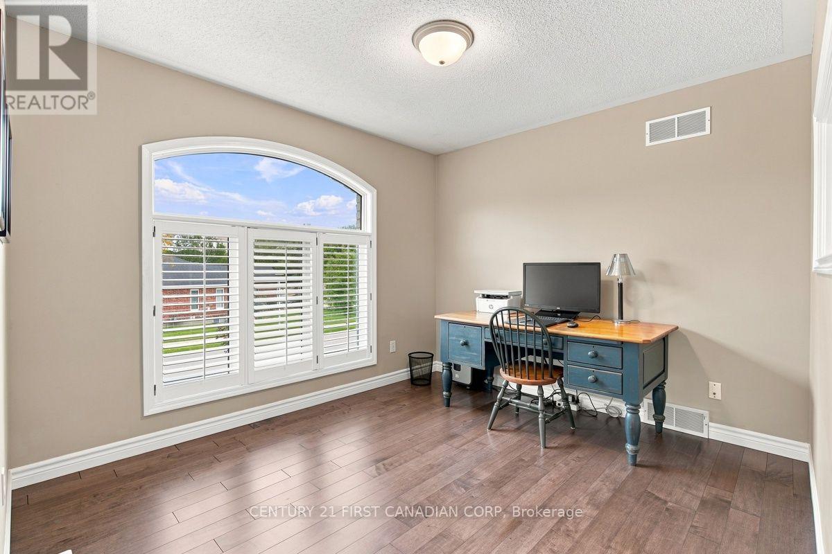 66 Cobblestone Street Property Photo 31