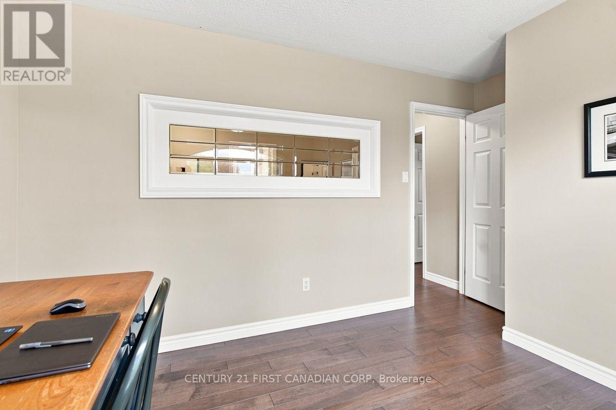 66 Cobblestone Street Property Photo 32