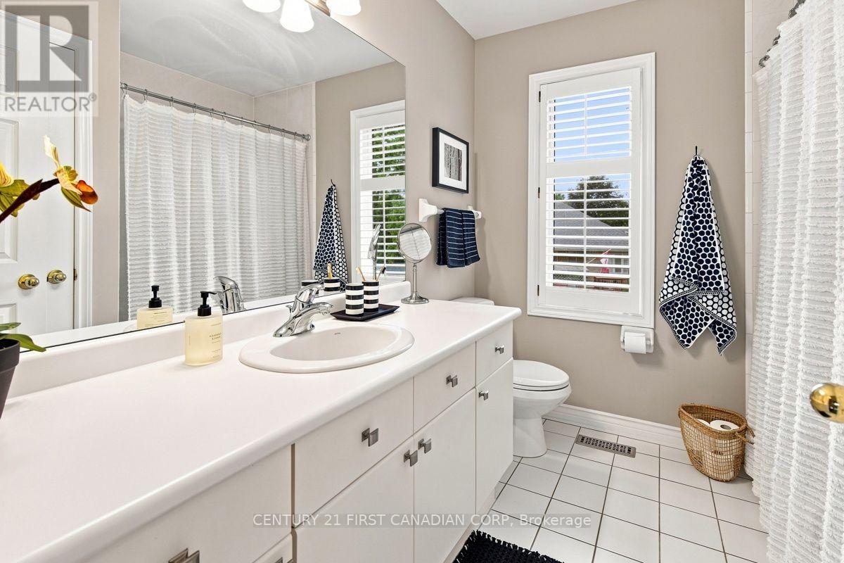 66 Cobblestone Street Property Photo 33