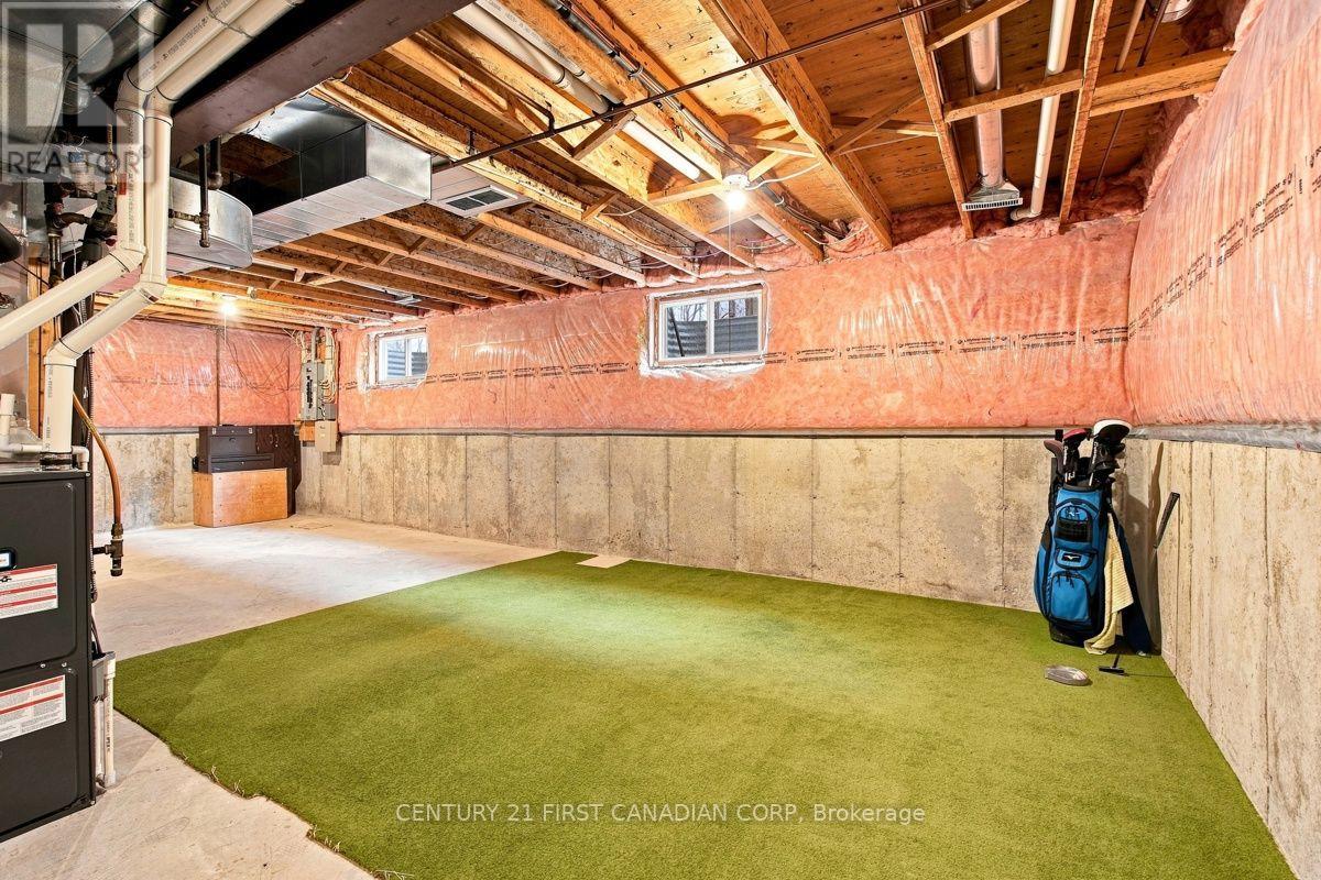 66 Cobblestone Street Property Photo 34