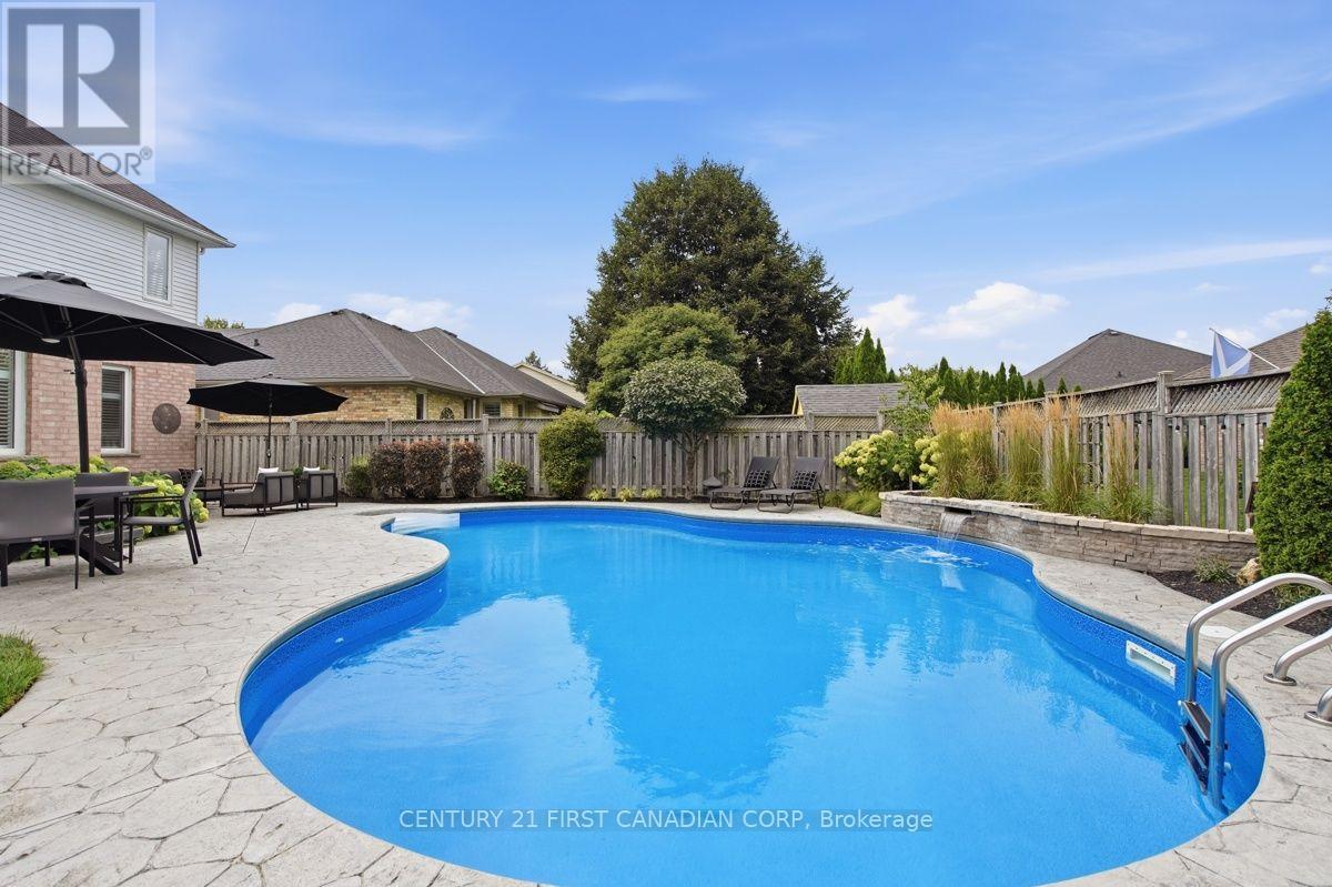 66 Cobblestone Street Property Photo 42