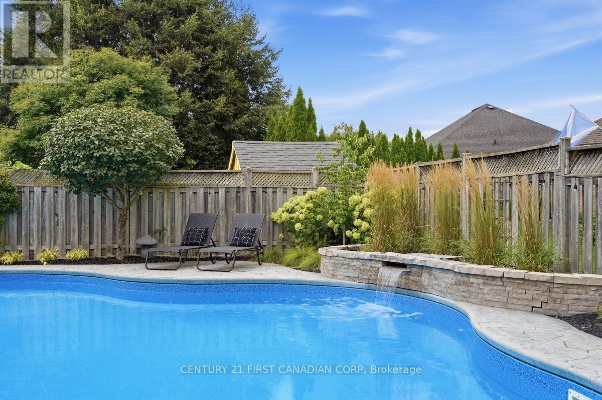66 Cobblestone Street Property Photo 43