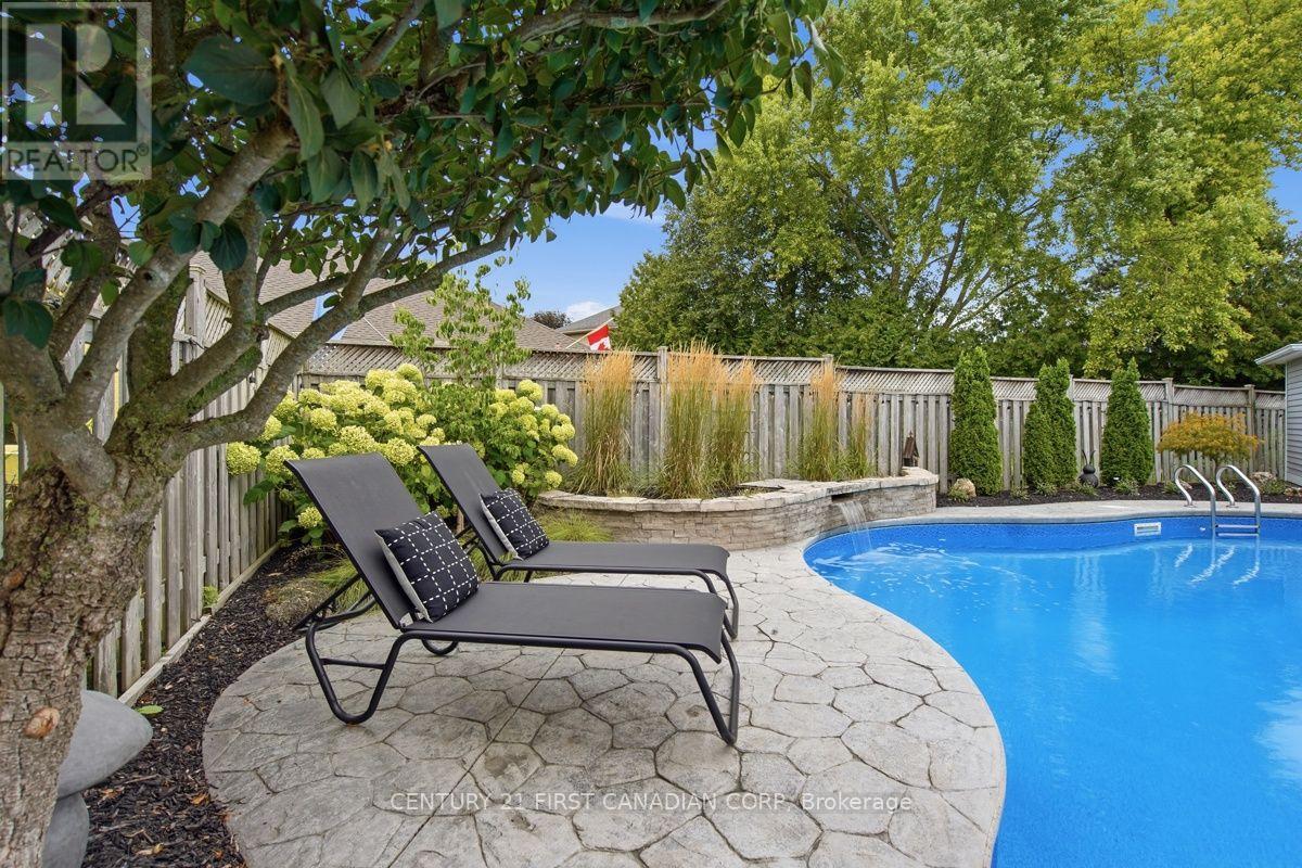 66 Cobblestone Street Property Photo 44