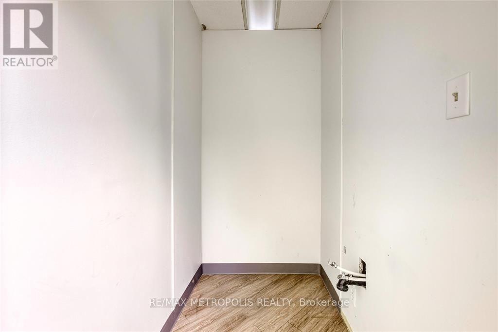 B - 373 Vidal Street S Property Photo 19