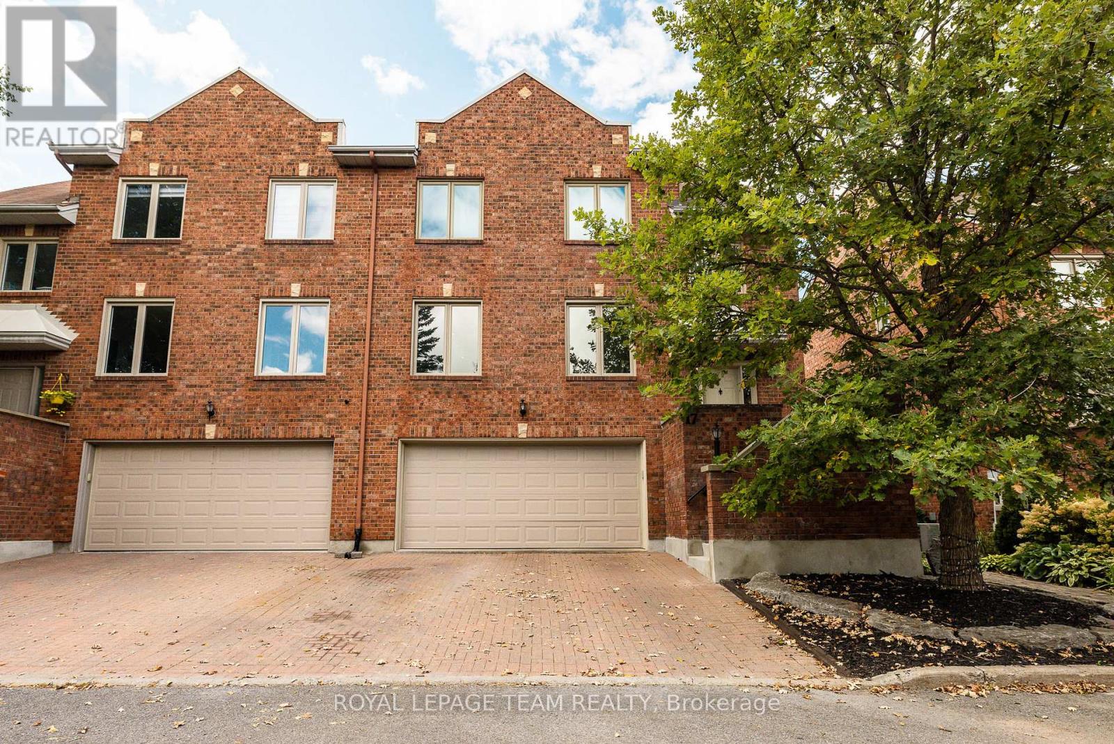 17 CATHERWOOD COURT Property Photo 1