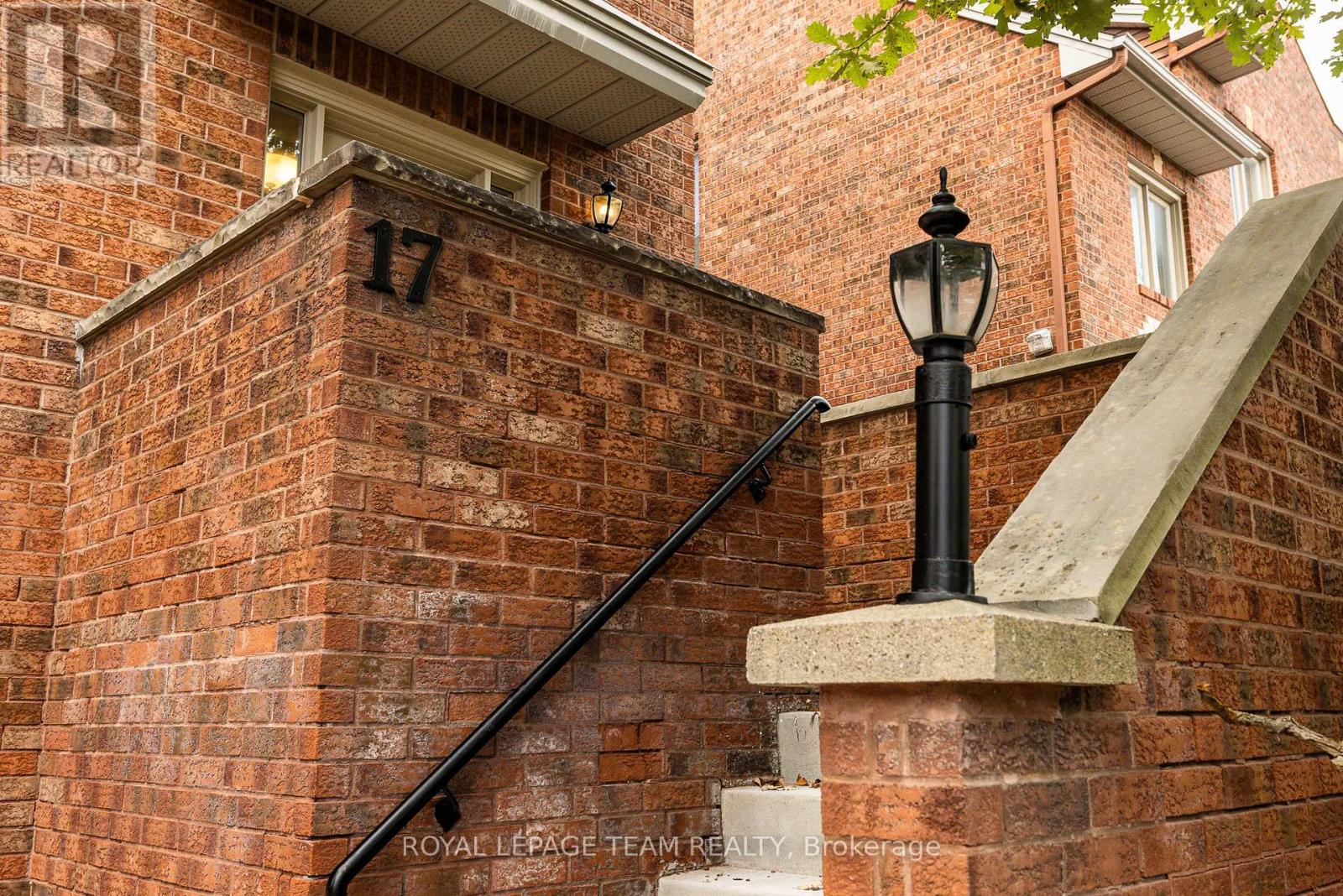 17 Catherwood Court Property Photo 2