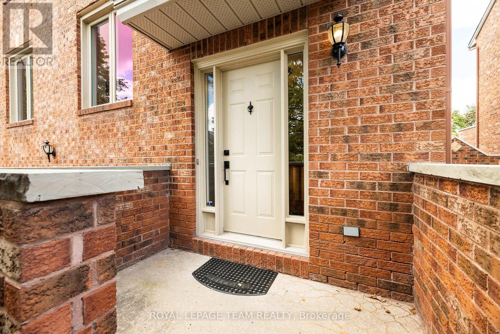 17 Catherwood Court Property Photo 3