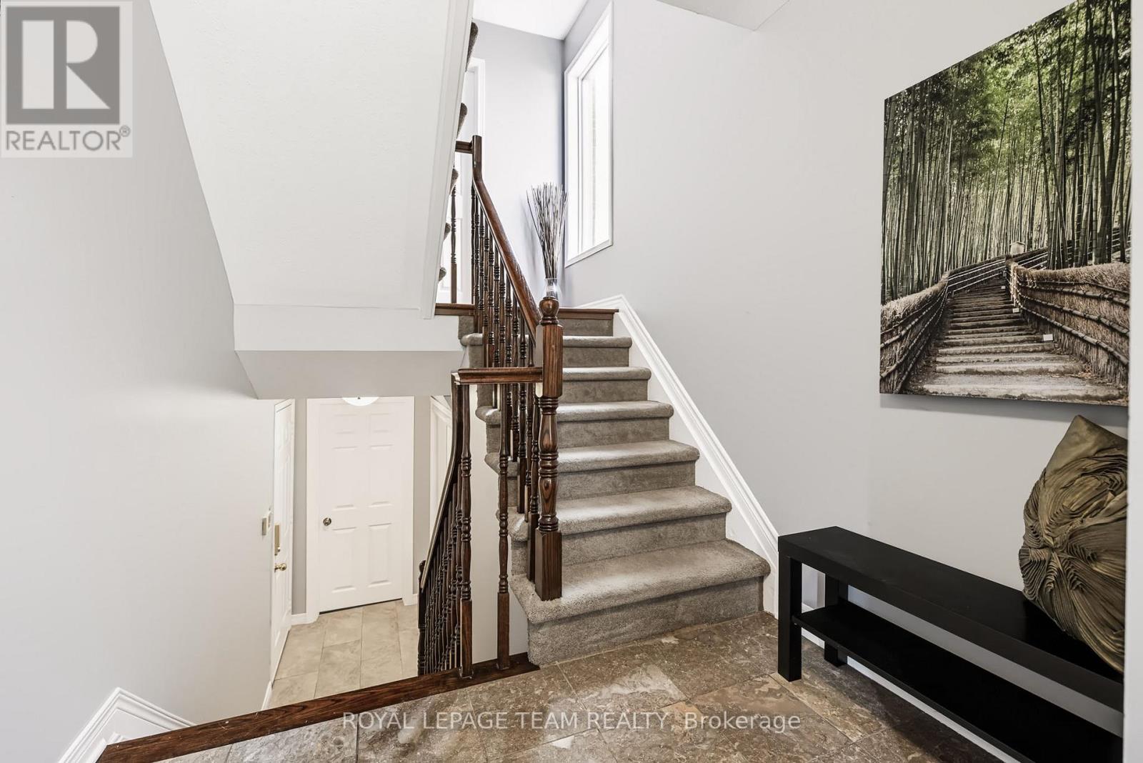 17 Catherwood Court Property Photo 5
