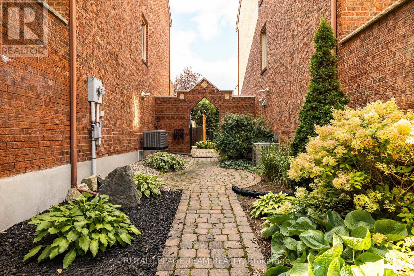 17 Catherwood Court Property Photo 34