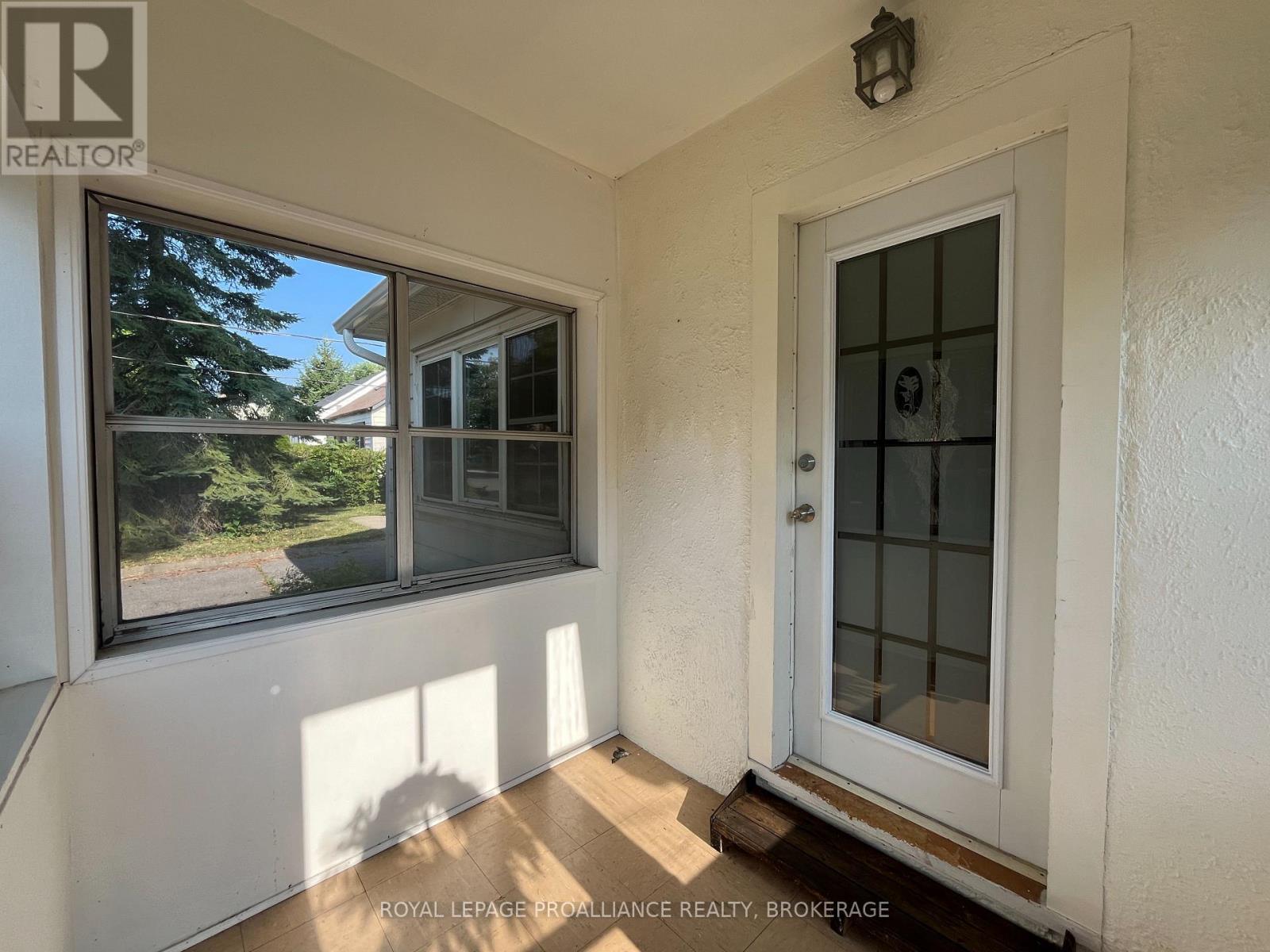7 Third Avenue Property Photo 4