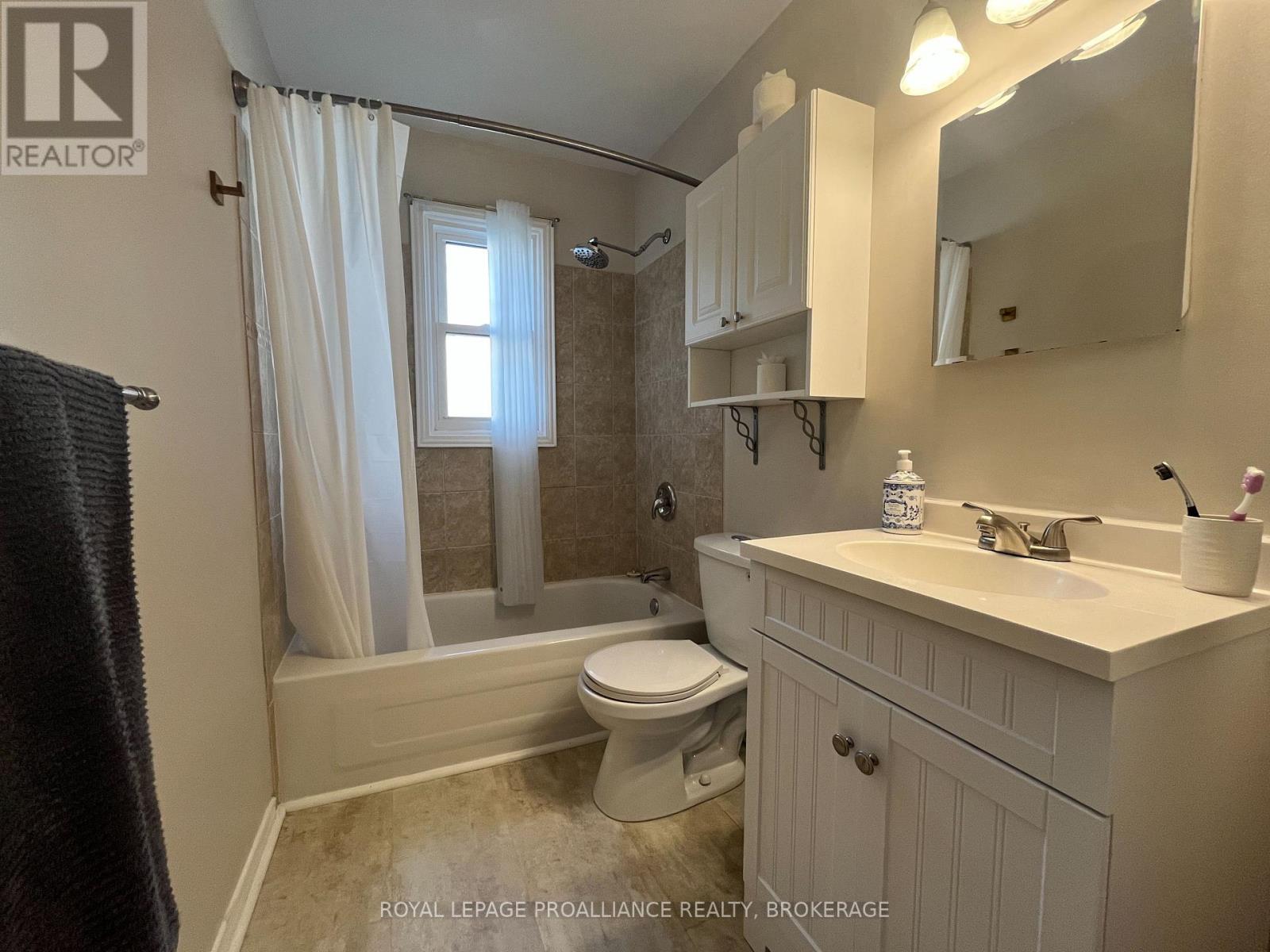 7 Third Avenue Property Photo 15