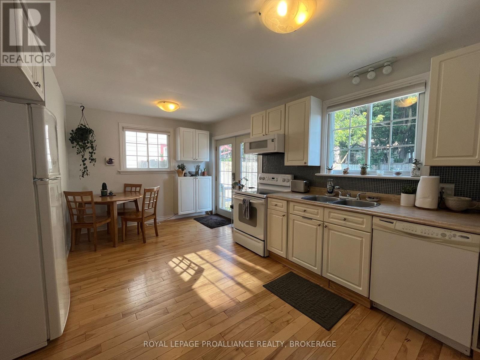 7 Third Avenue Property Photo 25
